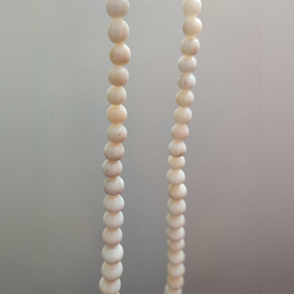 Vintage Genuine White Coral Gradient Necklace - Picture 16 of 16
